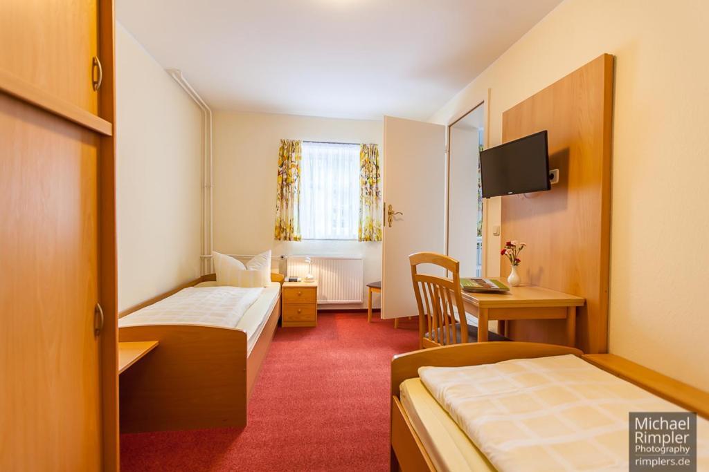 Wanderhotel Sonnebergbaude Вальтерсдорф Экстерьер фото