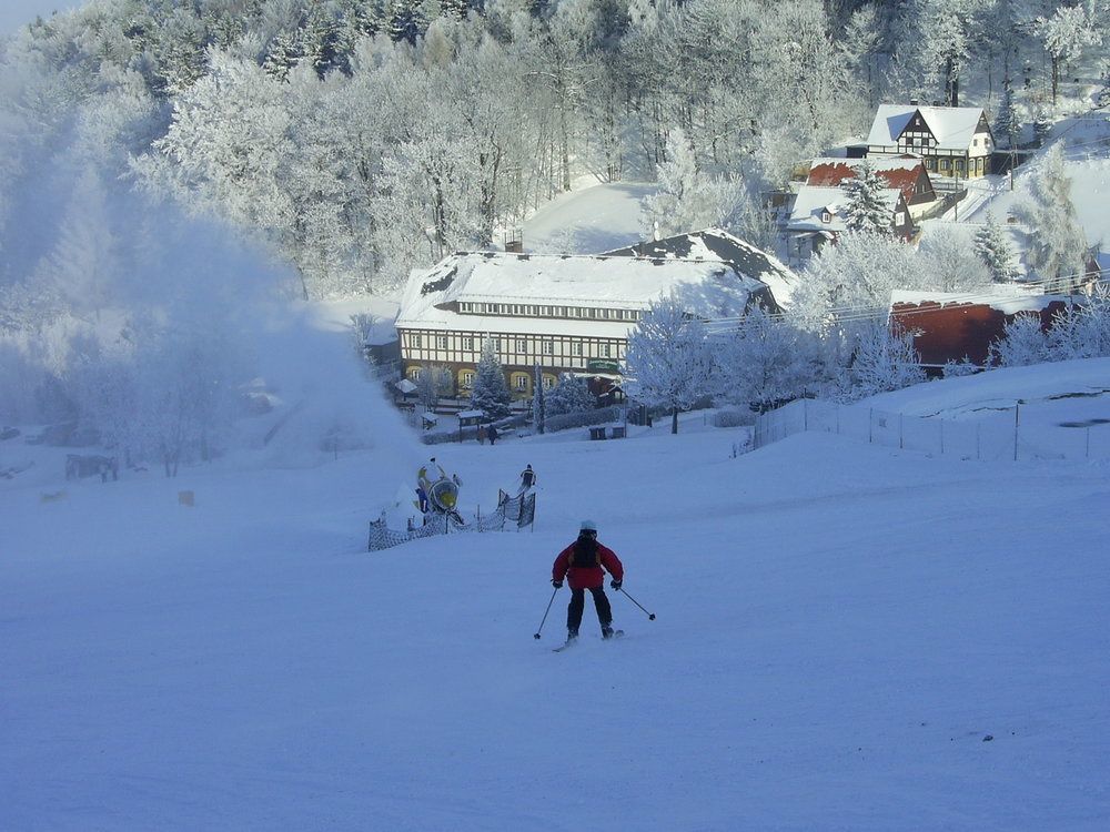 Wanderhotel Sonnebergbaude Вальтерсдорф Экстерьер фото